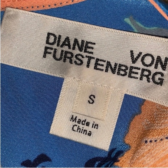 Diane Von Furstenberg 100% Silk Floral Sleeveless Top - Picture 2 of 12